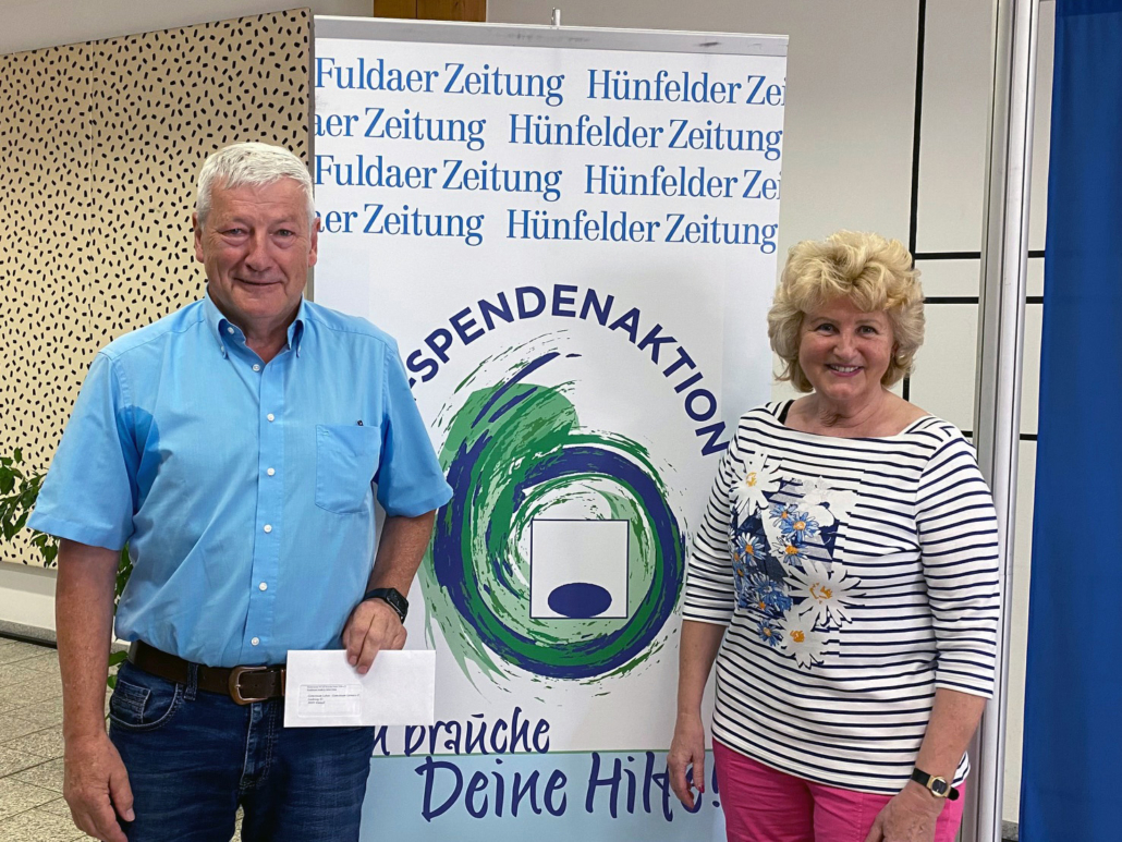 Die Fuldaer Zeitung veranstaltet seit 50 Jahren die Spendenaktion „Ich brauche deine Hilfe". Wir haben uns dieses Jahr darum beworben und wurden ausgewählt. Unsere Vorstandsmitglieder Edith Becker und Toni Kaufmann haben die Spende entgegengenommen.